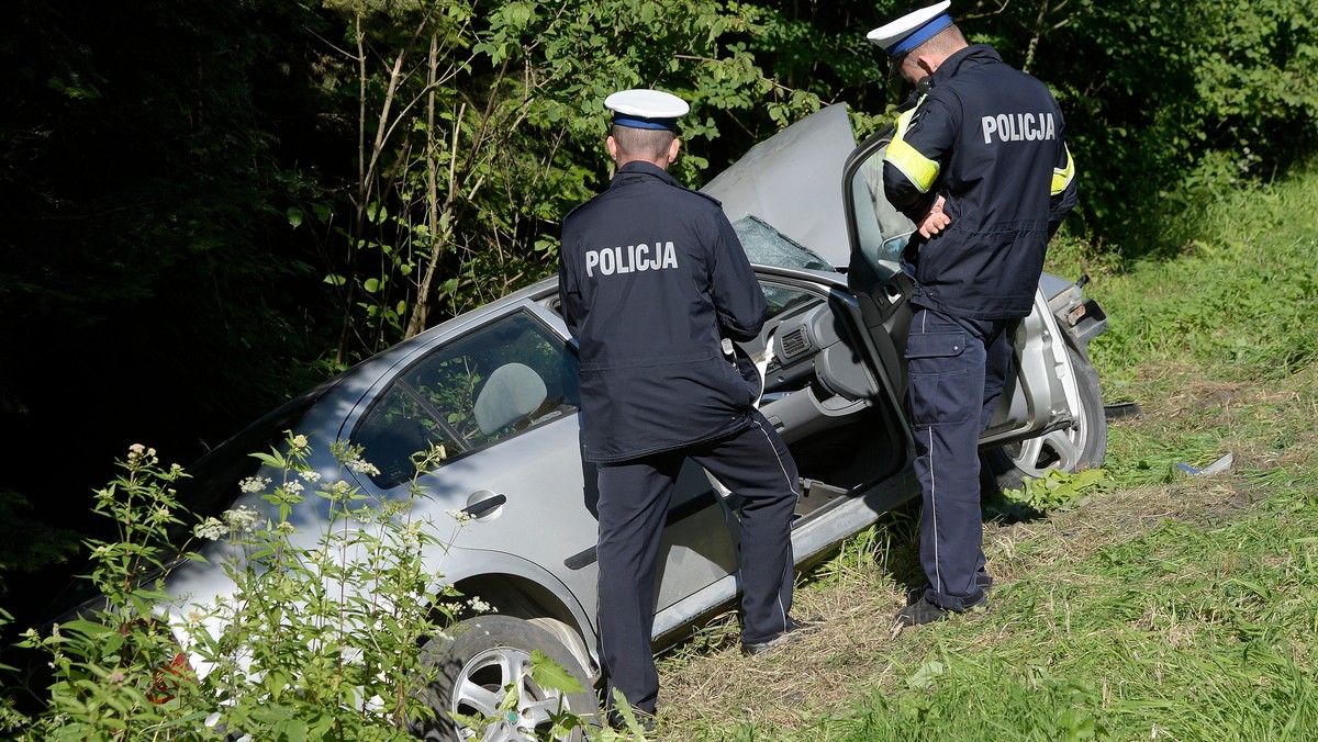 Przejezdna jest już droga krajowa nr 28 w miejscowości Cisowa, gdzie rano osobowa skoda zderzyła się z ciężarówką. W wypadku rannych zostało pięć osób.