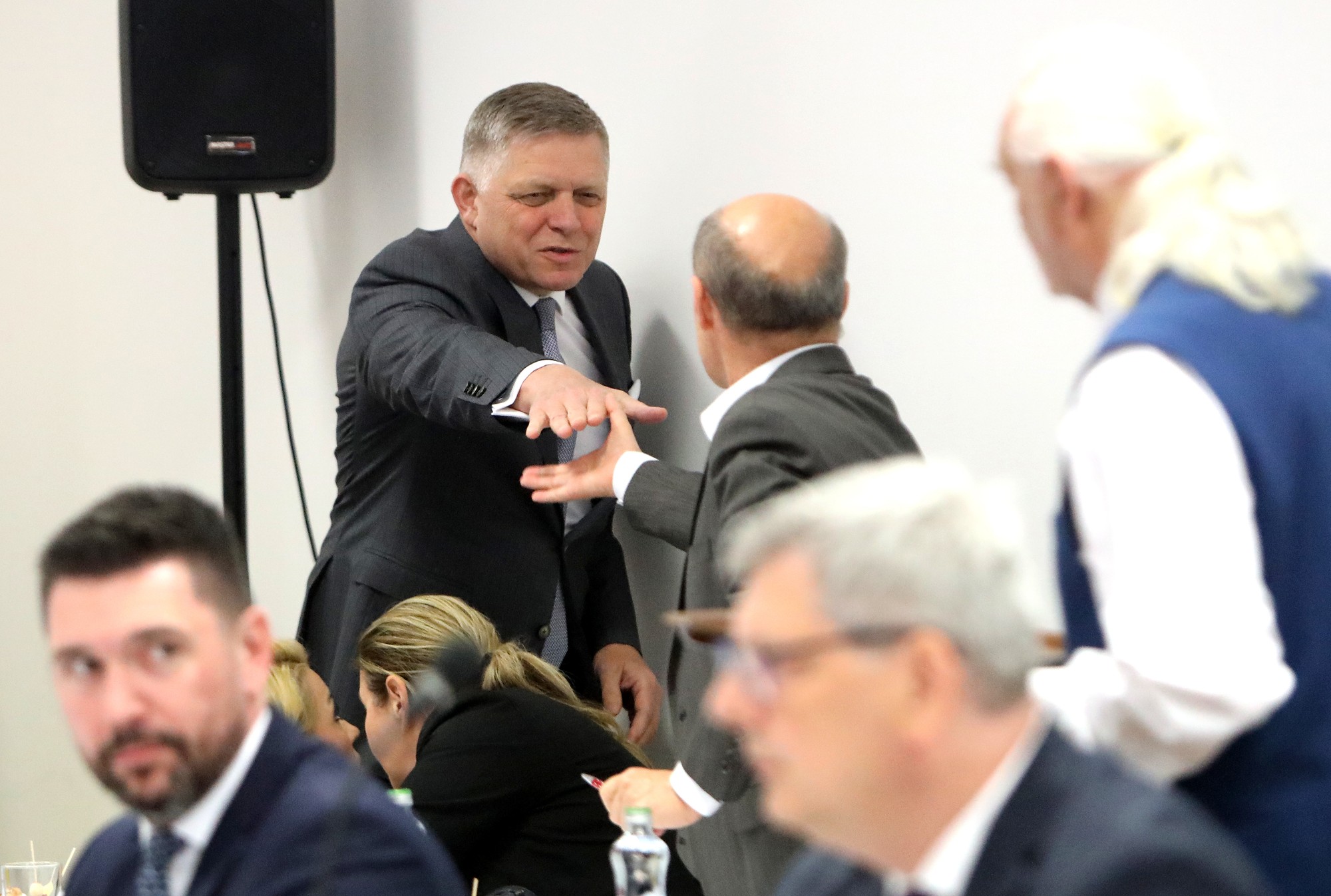 Premiér Robert Fico (Smer-SD) na výjazdovovom rokovaní vlády SR v Handlovej vo štvrtok 15. mája 2025.