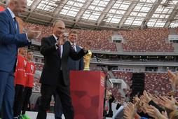 Rosji Władimir Putin podczas prezentacji Pucharu Świata FIFA