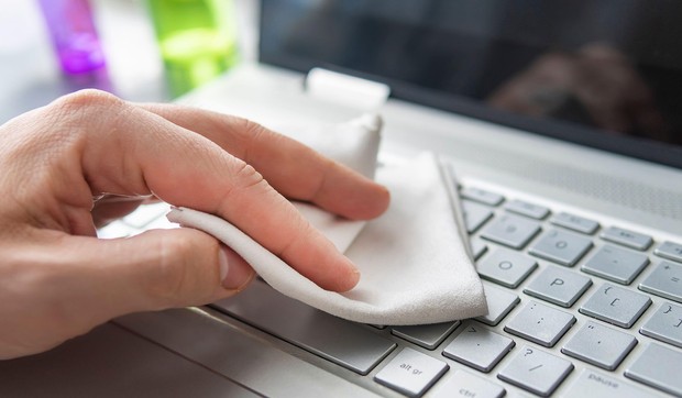 čišćenje laptopa spolja