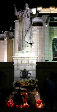 SPAIN-POPE-STATUE