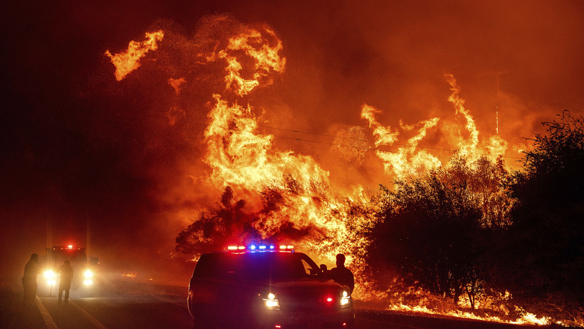 „Mintha eljött volna a világvége!” – Megállíthatatlanul terjed a tűz az Egyesült Államok partvidékén