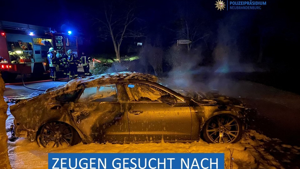 Samochód na polskich numerach rejestracyjnych spłonął w nocy z poniedziałku na wtorek w niemieckim Löcknitz. Policja nie wyklucza ataku na tle narodowościowym.