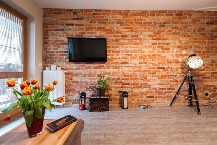 'Wnętrze do poprawki: domy gwiazd' / mieszkanie Eli Romanowskiej