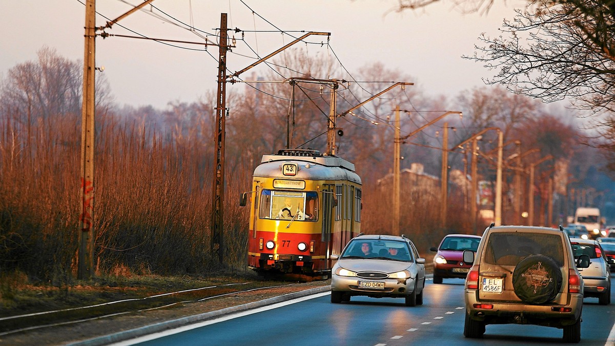 Z powodu rozpoczęcia kolejnego etapu robót przy nowym moście drogowym i likwidacji torowiska przy ulicy Wschodniej, od jutra nastąpią zmiany w organizacji ruchu.