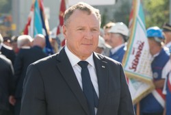 Ile zarobił Jacek Kurski w Banku Światowym. Na emeryturę odłożył 200 tys. zł