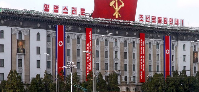 Clinton do Kim Dzong Una: Jest pan młodym człowiekiem