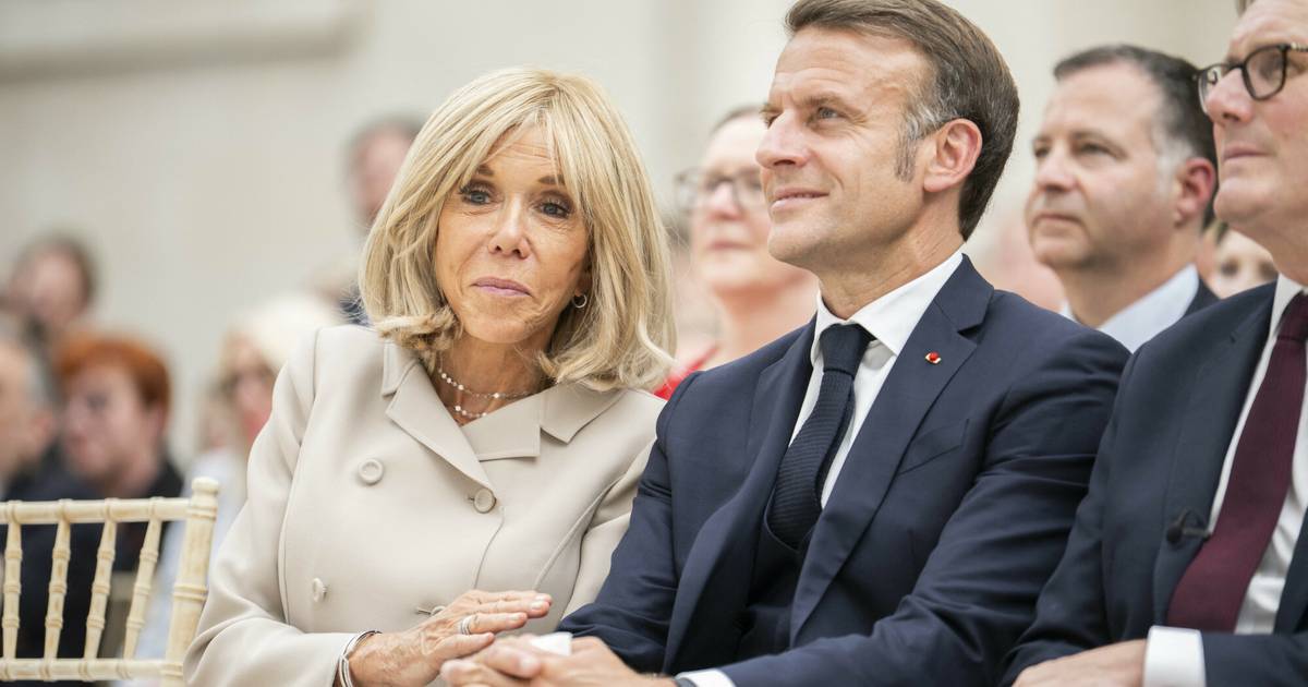 Brigitte Macron w centrum medialnej burzy. Musi przedstawić fotograficzne dowody na to, iż jest kobietą
