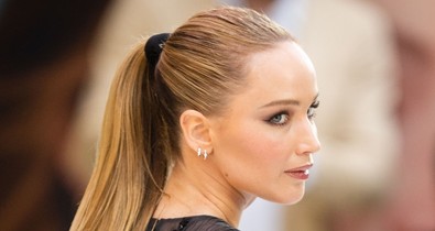 Jennifer Lawrence átlátszó ruhája a legelegánsabb darab, amit valaha láttunk