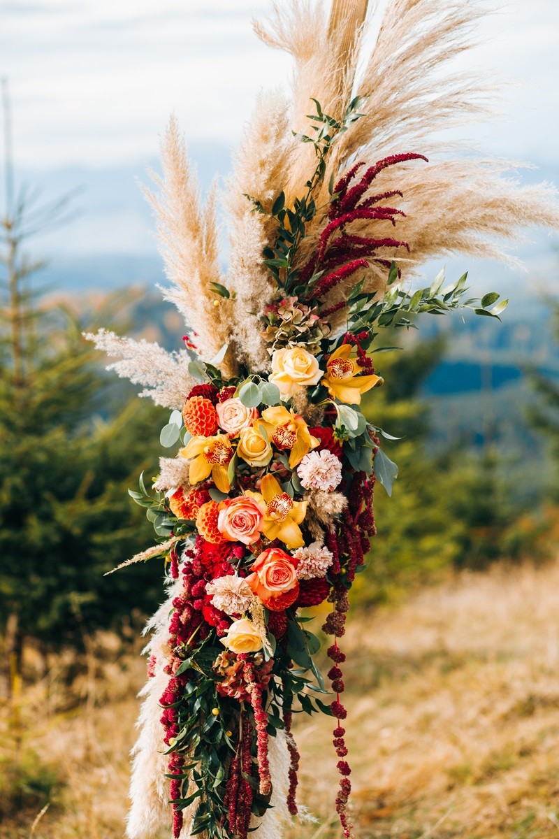 Bajeczna kompozycja z trawy pampasowej.