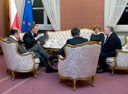 Kaczyński mówi o końcu wojny z Tuskiem