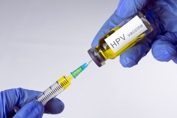A HPV elleni védőoltás néhány éve része a magyar általános iskolás gyermekek oltási rendszerének, szabadon választható és ingyenesen igényelhető vakcina formájában. 