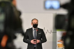 Kiedy pierwsze komunie? Niedzielski podał DATY