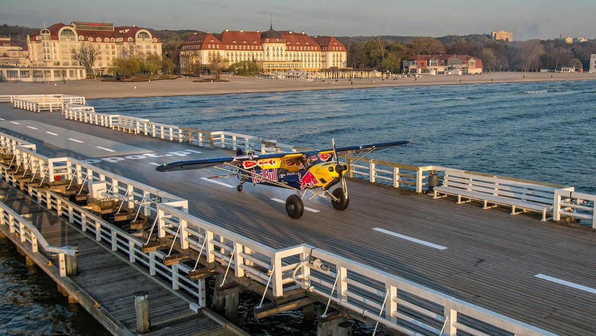 ladowanie-samolot-molo-sopot-lukasz-czepiela-carbon-cub