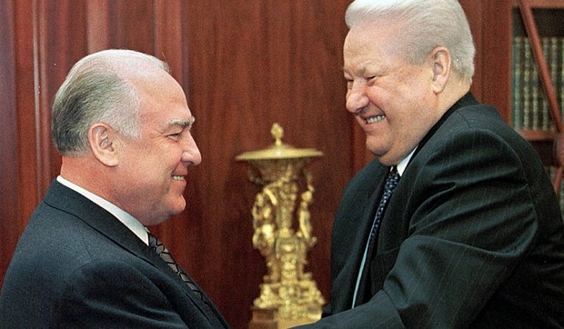 87208_0607-cernomidin-foto-ap