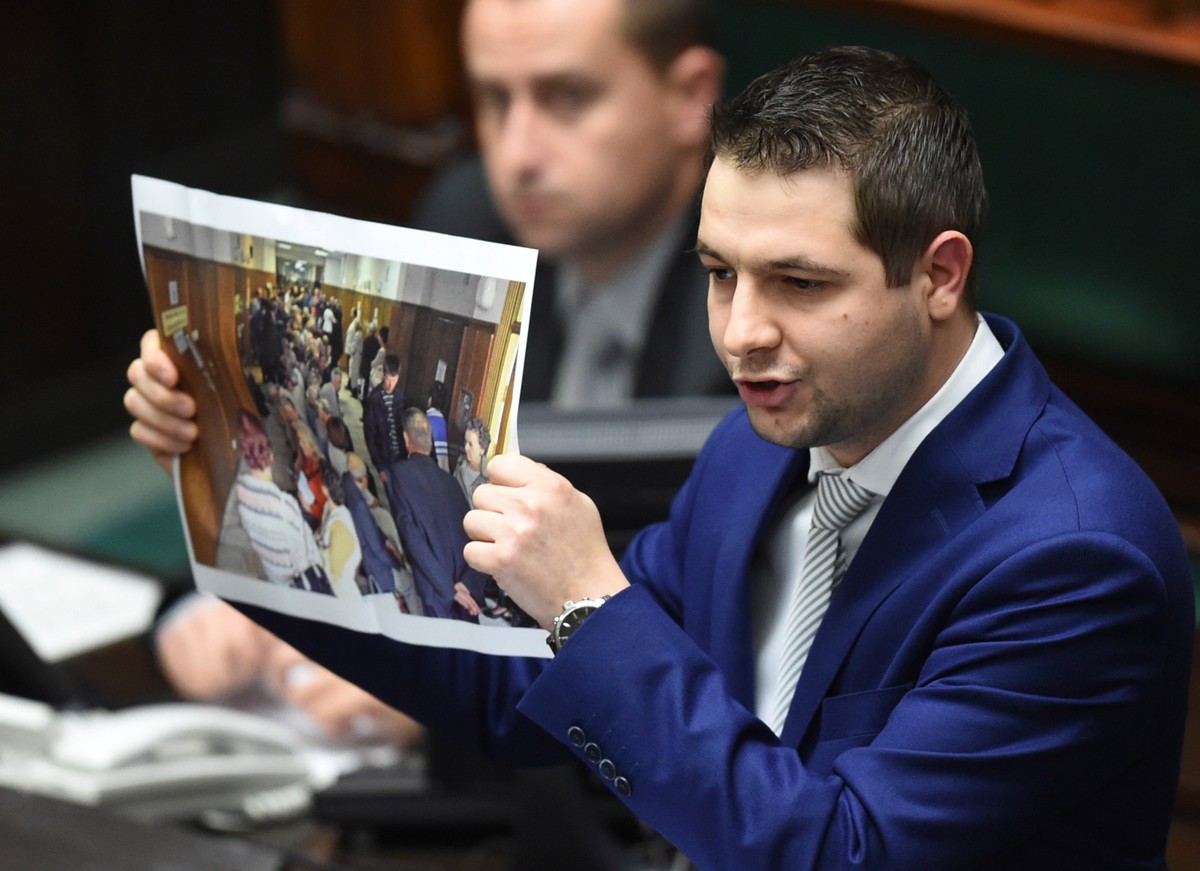 Według rzecznika ZP "skandalem" jest to, że dziś podatki muszą płacić nawet starsze osoby, które zarabiają zbyt mało, by się normalnie utrzymać