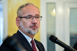 Minister Niedzielski wysadził w powietrze zaufanie do cyfryzacji [OPINIA]