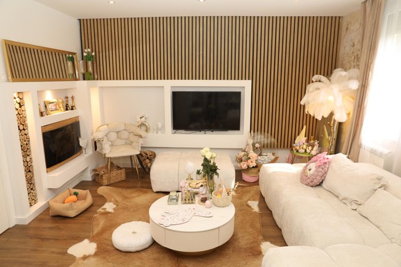 Voditeljka "Pinka" (33) se razvela od pevača posle 11 godina braka, a sa sinom živi u luks stanu i priznaje: "Ne volim da kuvam"