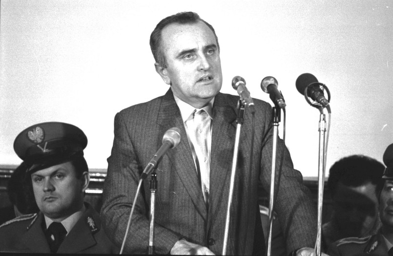 Oskarżony płk Adam Pietruszka (zast. dyrektora Departamentu IV MSW) przed Sądem Wojewódzkim w Toruniu