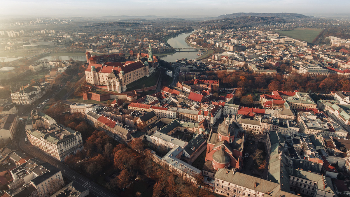 W Krakowie odbędzie się po raz pierwszy Święto obwarzanka - wypieku od kilkuset lat produkowanego pod Wawelem. Dziś i jutro będzie można spróbować tego pieczywa w różnych wariantach i nauczyć się jego wytwarzania.