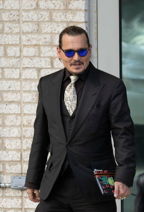 Johnny Depp podczas rozprawy sądowej 19 kwietnia 2022 r.