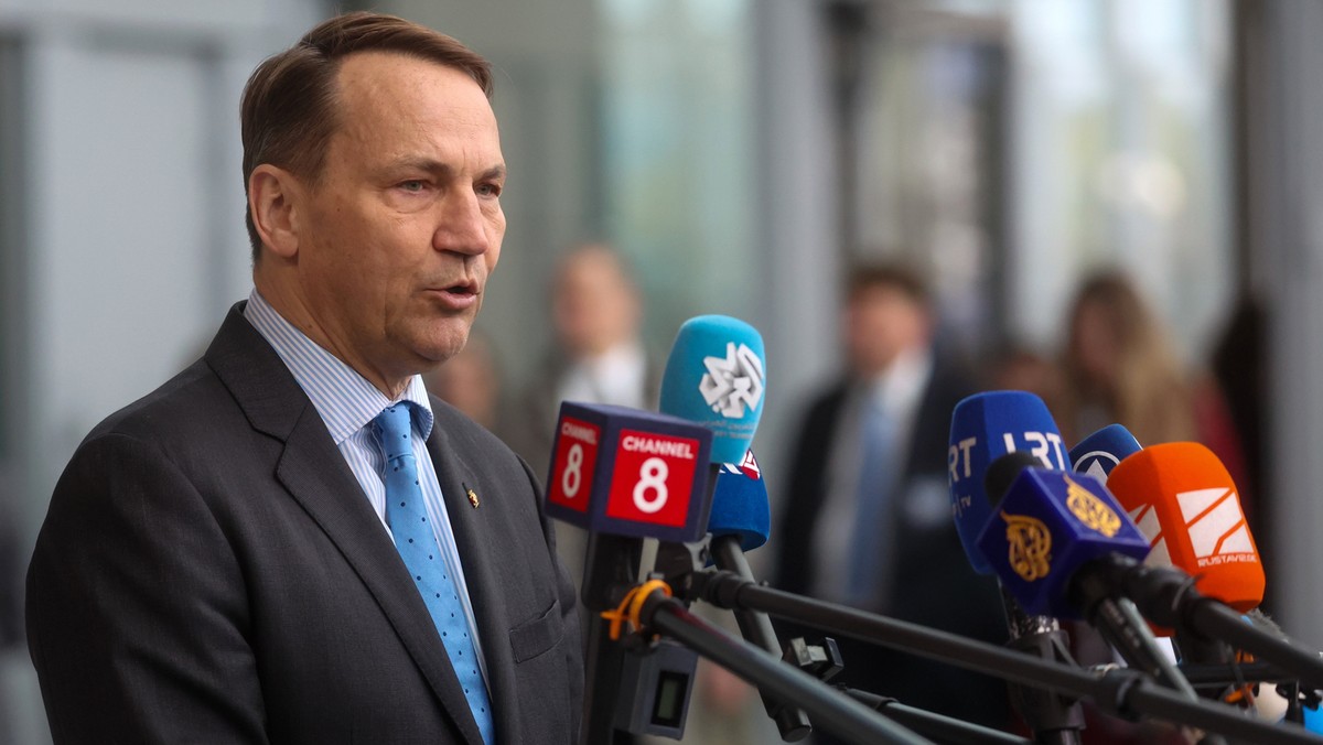 Radosław Sikorski o nowych planach NATO. "Putin musi zrozumieć"