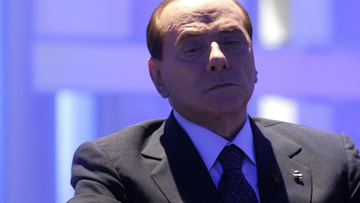 Premier Włoch Silvio Berlusconi uznał porażkę centroprawicy w zakończonej w poniedziałek drugiej turze wyborów samorządowych w części kraju. Najbardziej spektakularną klęskę koalicja poniosła w Mediolanie i Neapolu.