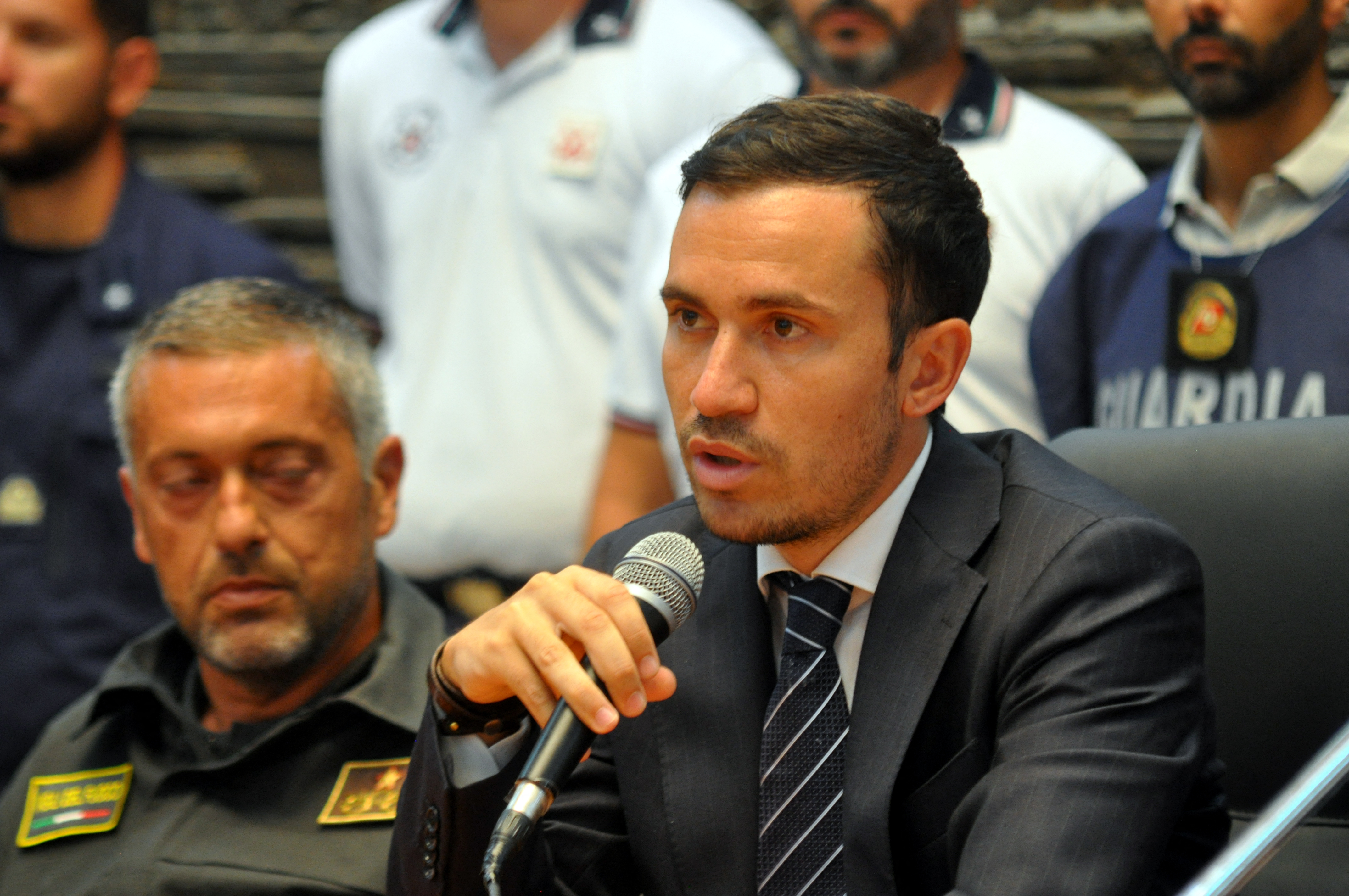 Palermo: 17enne arrestato per violenza e incendi boschivi