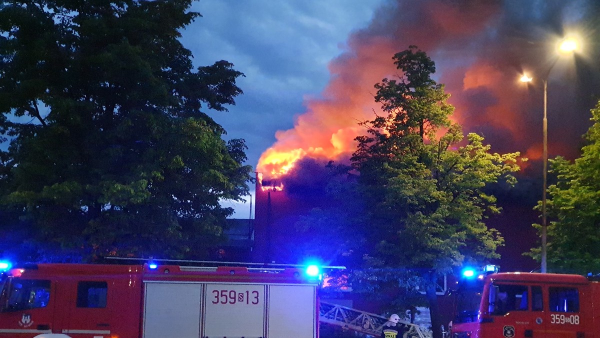 Pożar składu budowlanego przy Alei Bohaterów Monte Cassino w Częstochowie