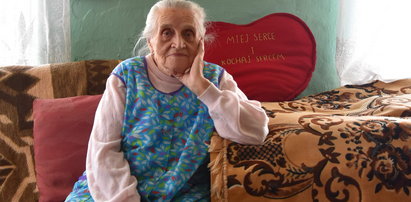 98-letnia pani Janina "gra" z WOŚP. Przekazała na aukcję wyjątkowe fanty [ZDJĘCIA]