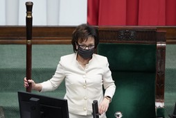 Marszałek Elżbieta Witek podczas obrad o lexTVN