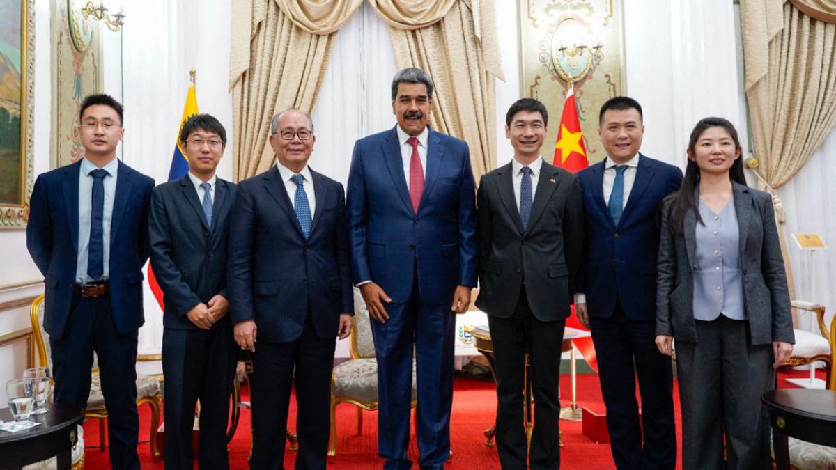 Nikolas Maduro sa kineskom delegacijom pred hapšenje