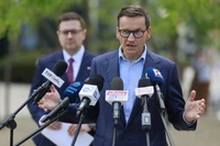 W PiS są wściekli na Morawieckiego. Uważają, iż kradnie ich pomysły