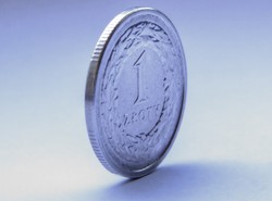 Sprawdź, ile tracisz na słabej złotówce