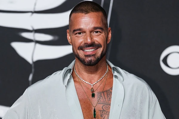 Riki Martin se pojavio sa SINOVIMA i svi gledaju NA KOGA LIČE VALENTINO I MATEO: Ovako danas izgledaju najstariji naslednici slavnog pevača - kada su bili mali, pitali su ga DA LI IH JE ON RODIO