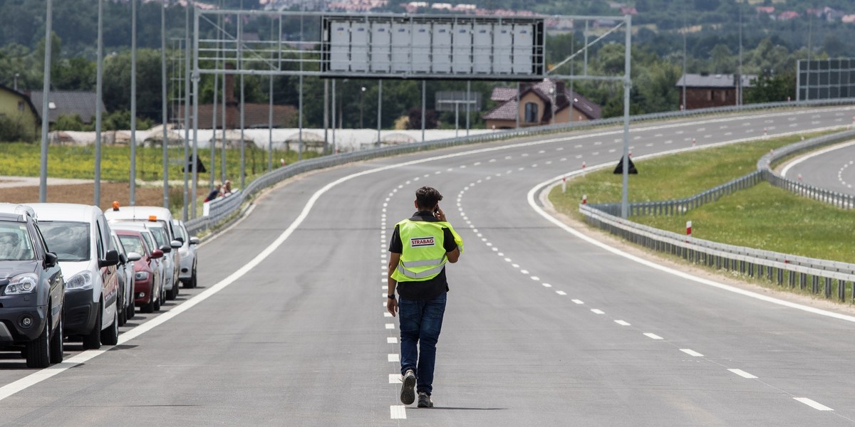 Wyłoniony wykonawca ma wybudować 18-km odcinek w ciągu 34 miesięcy od daty zawarcia umowy