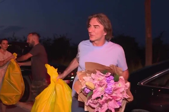 (VIDEO) Porodica sa sedmoro mališana, skroman život i ogromno srce: Priča Danijele i Marka dirnula Željka Mitrovića, pomoć stigla kada im je bila najpotrebnija