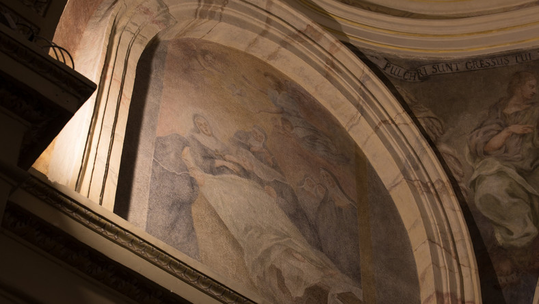 W opactwie Benedyktynów w Tyńcu odkryto XVIII-wieczne freski, które historycy uznawali dotąd za zniszczone przez któryś z pożarów. To nie pierwsze tego typu odkrycie w historii opactwa.