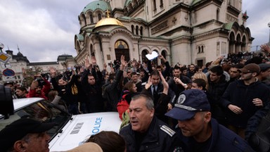 Starcia protestujących studentów przed parlamentem w Sofii