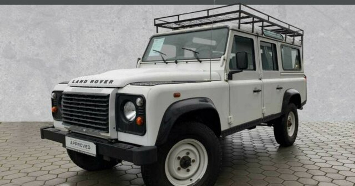 Lada rover defender