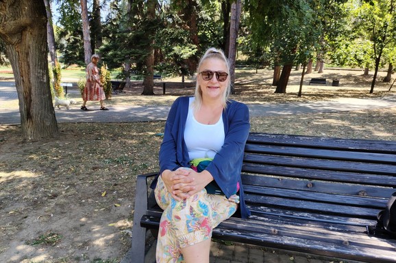 (VIDEO) "TAMO NOSIM BIKINI I DVA ISPALA STOMAKA" Nataša Aksentijević o kilaži i nepristojnim ponudama, progovorila o suprugu i ćerkama: "Hoće da radim na pumpi da bih za Božić bila kući"