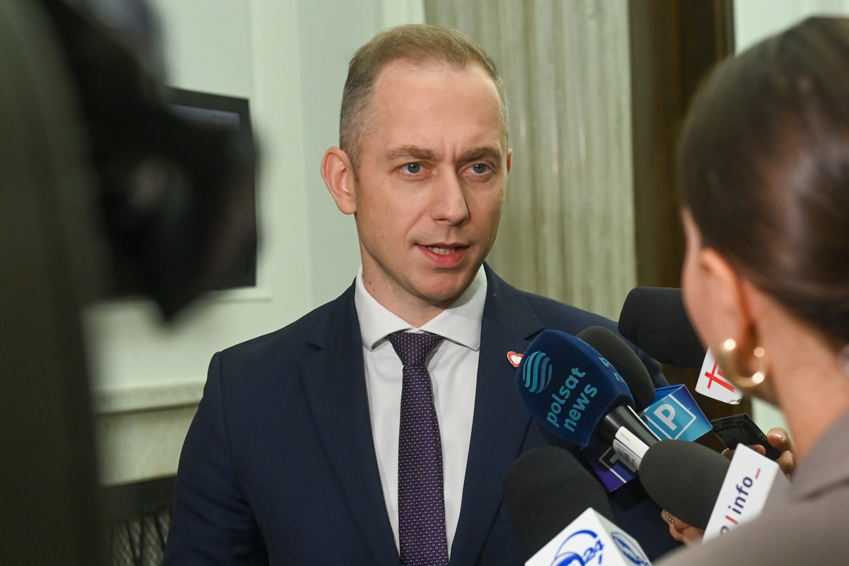 Rosyjskie drony nad polską. MON odpowiada na pytania