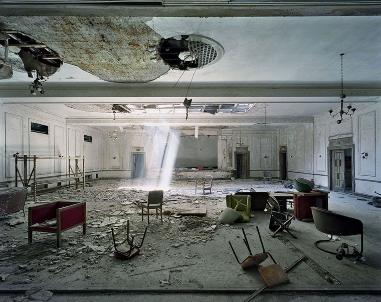 THE RUINS OF DETROIT FOT. YVES MARCHAND &amp; ROMAIN MEFFRE