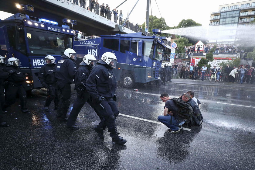 "Witamy w piekle". Starcia policji z demonstrantami przed szczytem G20 w Hamburgu