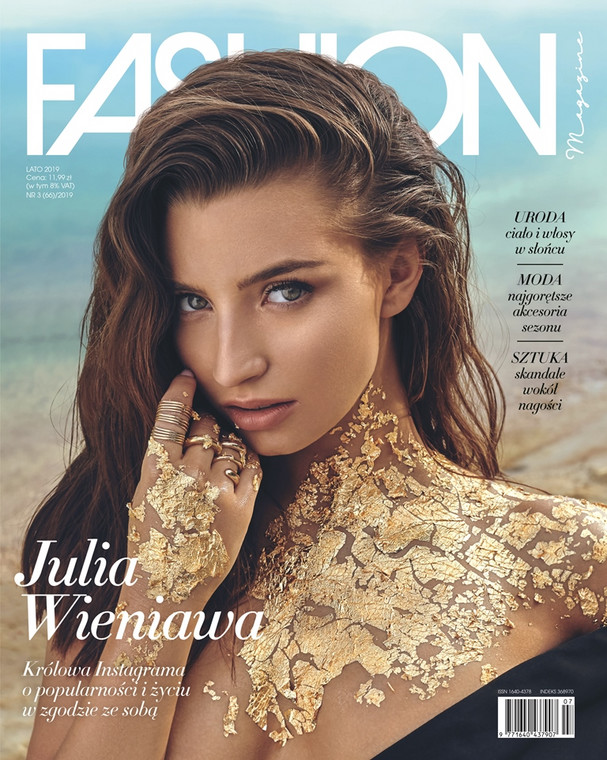 Julia Wieniawa w "Fashion Magazine"