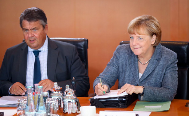 Dlaczego Merkel otworzyła granice? "Die Zeit": Starcia uchodźców z policją byłyby fatalne dla prestiżu Niemiec