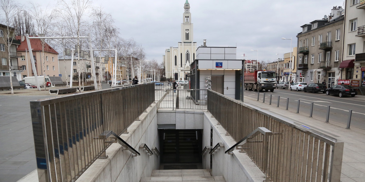 Oto nowa toaleta na placu Szembeka