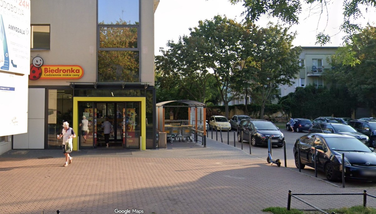 Mężczyzna zmarł w Biedronce na warszawskim Targówku