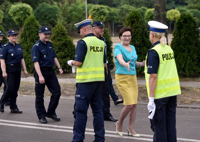 Ewa Kopacz kieruje ruchem drogowym