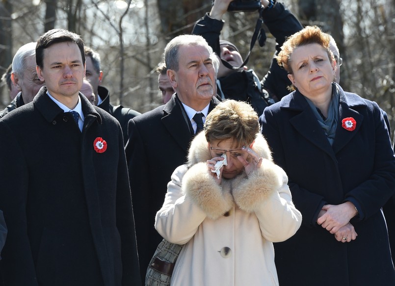 Minister kultury i dziedzictwa narodowego Małgorzata Omilanowska (P), szef KPRM Jacek Cichocki (L), wicemarszałek Senatu Jan Wyrowiński (2P) i wicemarszałek Sejmu Elżbieta Radziszewska...